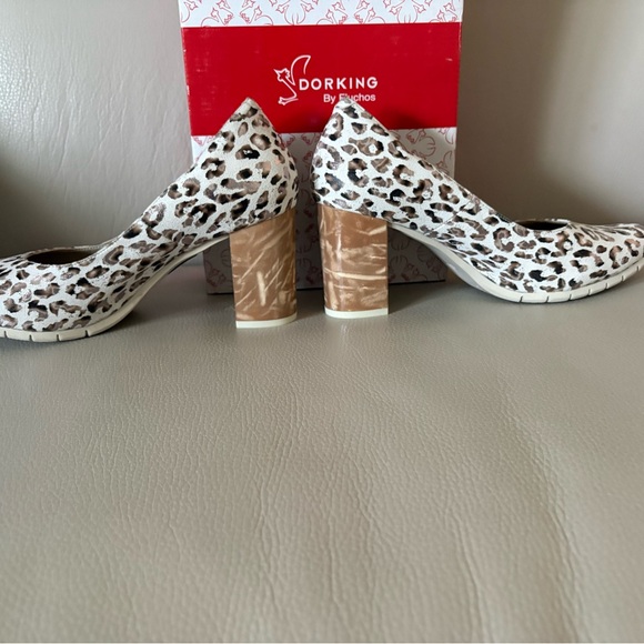 Dorking By Fluchos Women's Leopard Print Block Heel Pumps - White/Tan - Picture 2 of 4